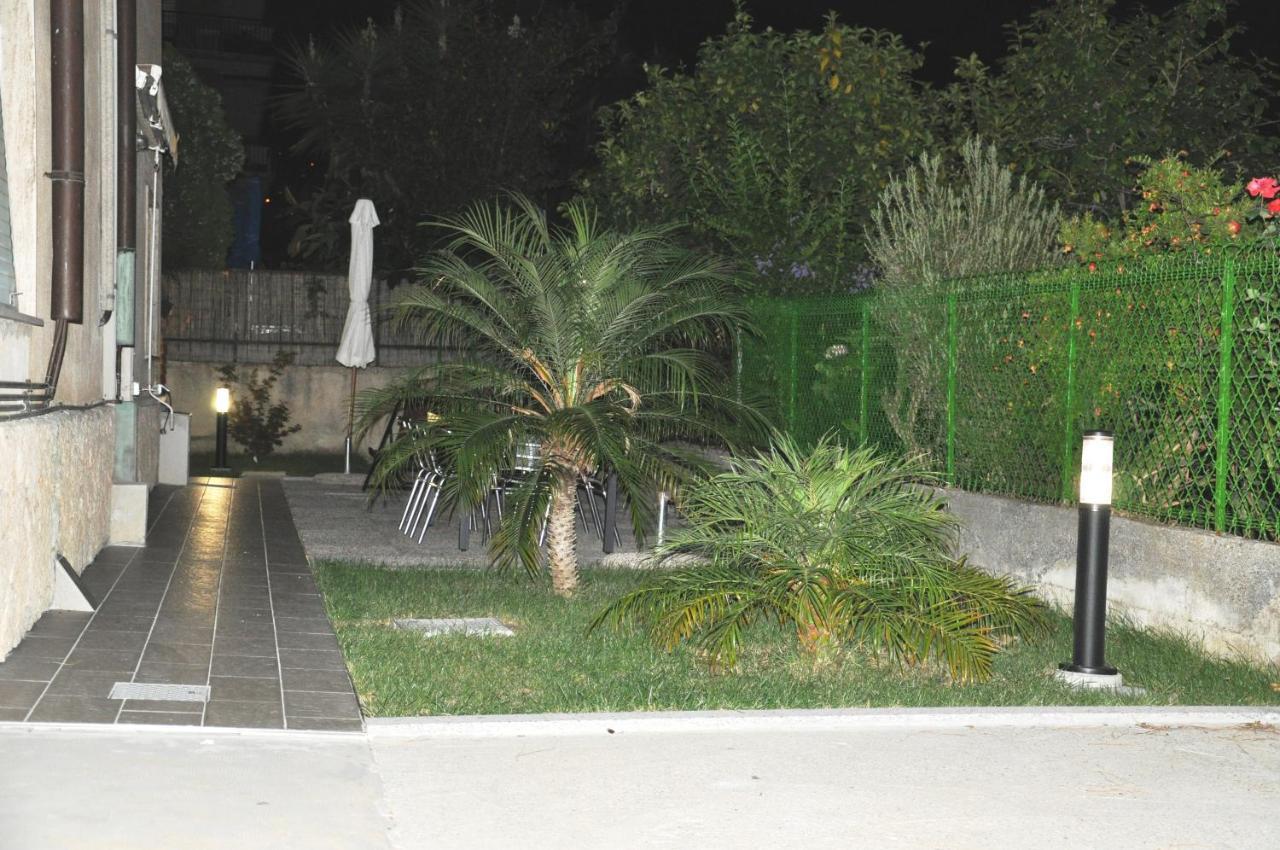 Via Battisti 231 1 Apartman Pietra Ligure Kültér fotó